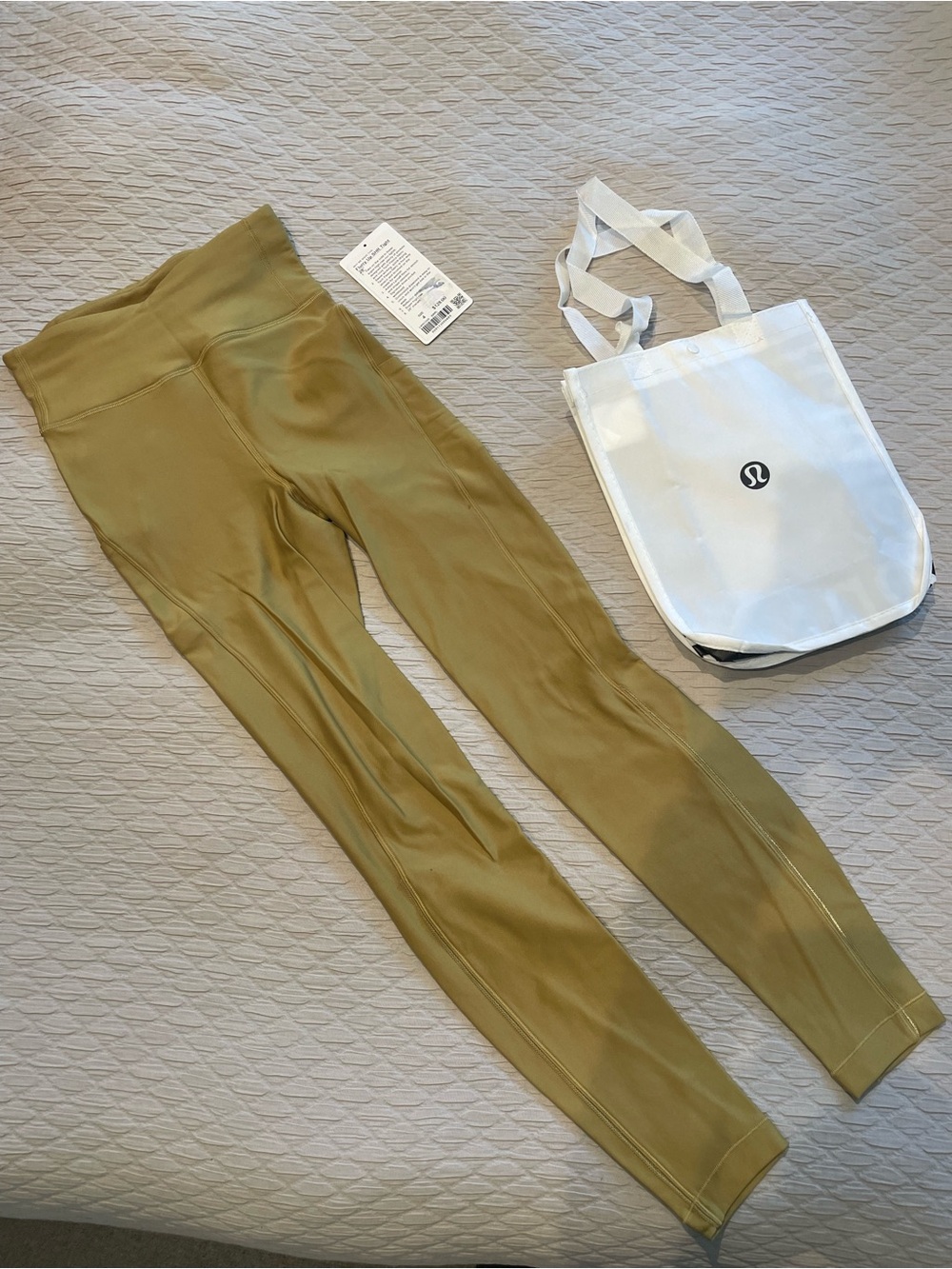 Lululemon Flurry Up Super-High-Rise Tight 28" Colour Grape Leaf Size 4 EUC